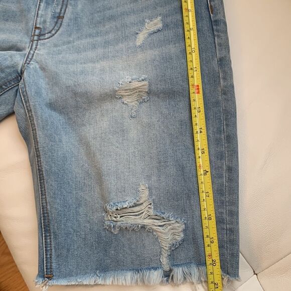 ELAN blue denim high rise slightly distressed shorts. Size L - Picture 8 of 10